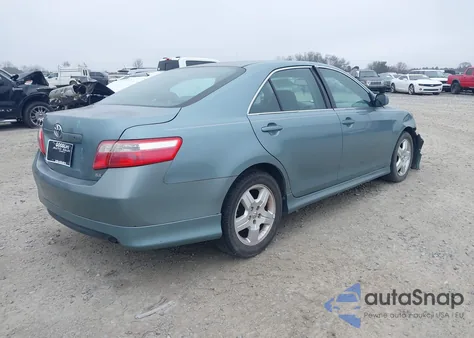 2008 Toyota Camry Se V6 z USA, uszkodzony, nr VIN 4T1BK46KX8U570610